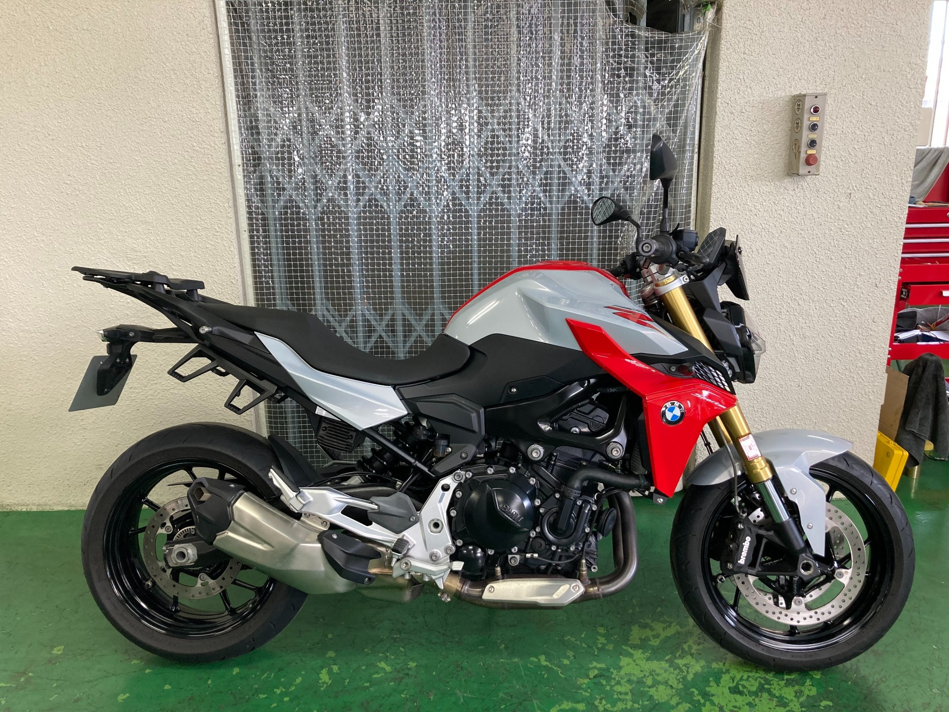 BMW F900